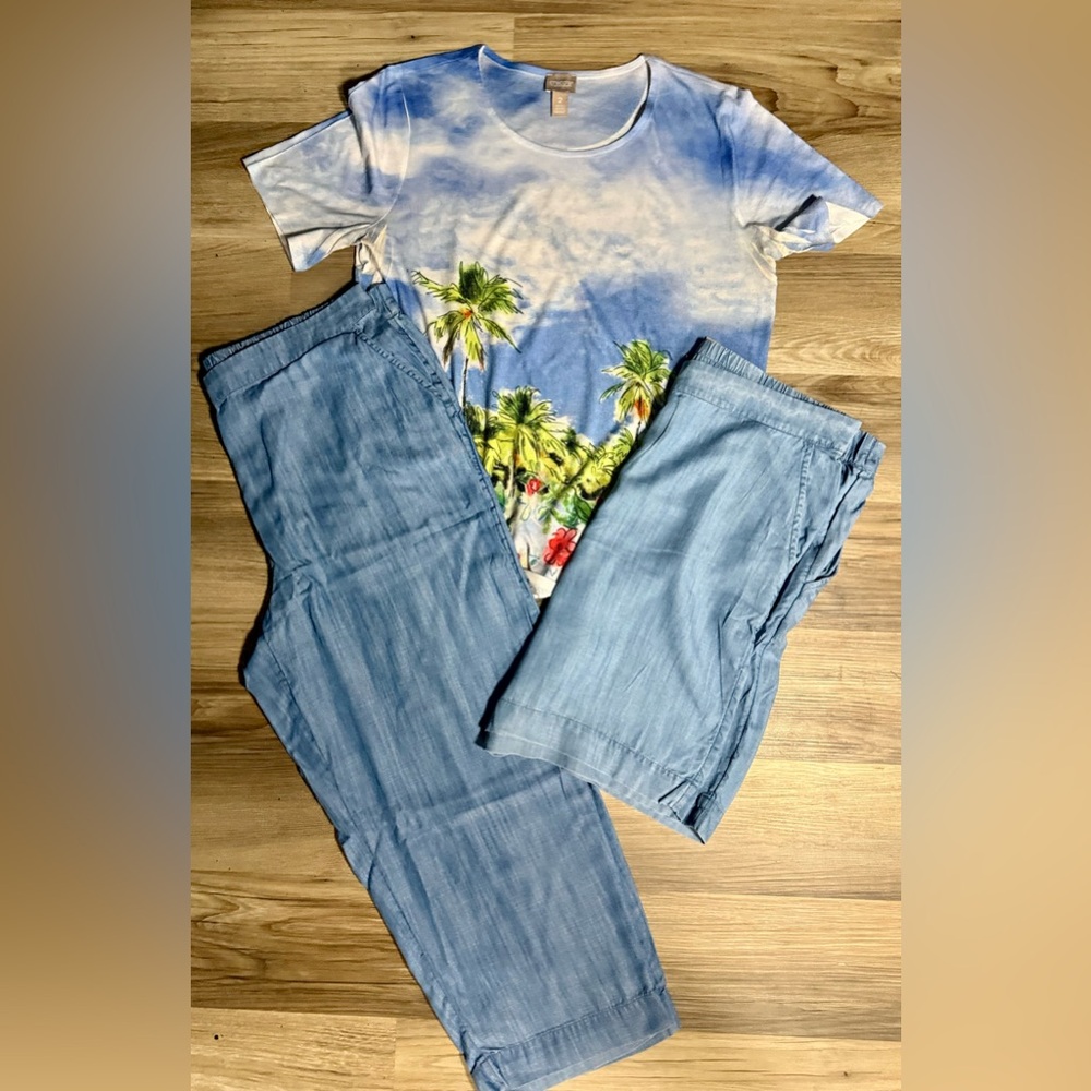 Chico’s Tropical Print T-Shirt and Light Blue Pants and Shorts Set - Picture 12 of 12